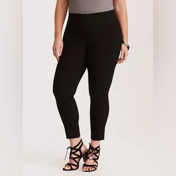 torrid Pants - BUNDLE 2 pair Torrid Black Pull-On Pixie Pants sz 3 XS extra short 3X